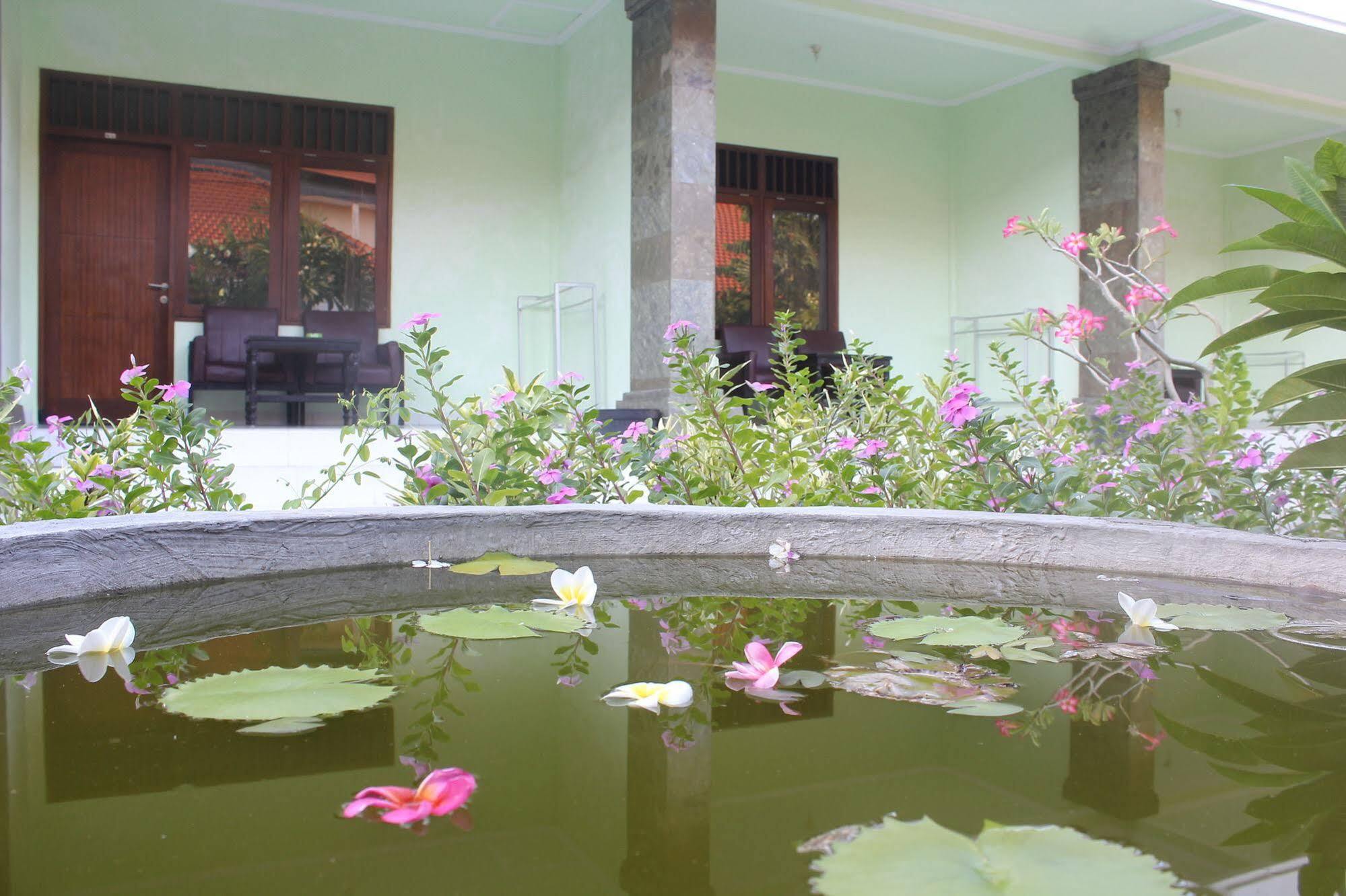 Berlian Inn Kuta Lombok Exterior foto